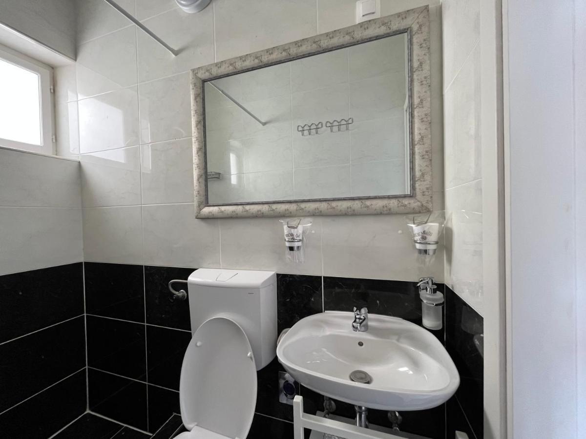 Soko Apartments & Rooms Затон Екстер'єр фото